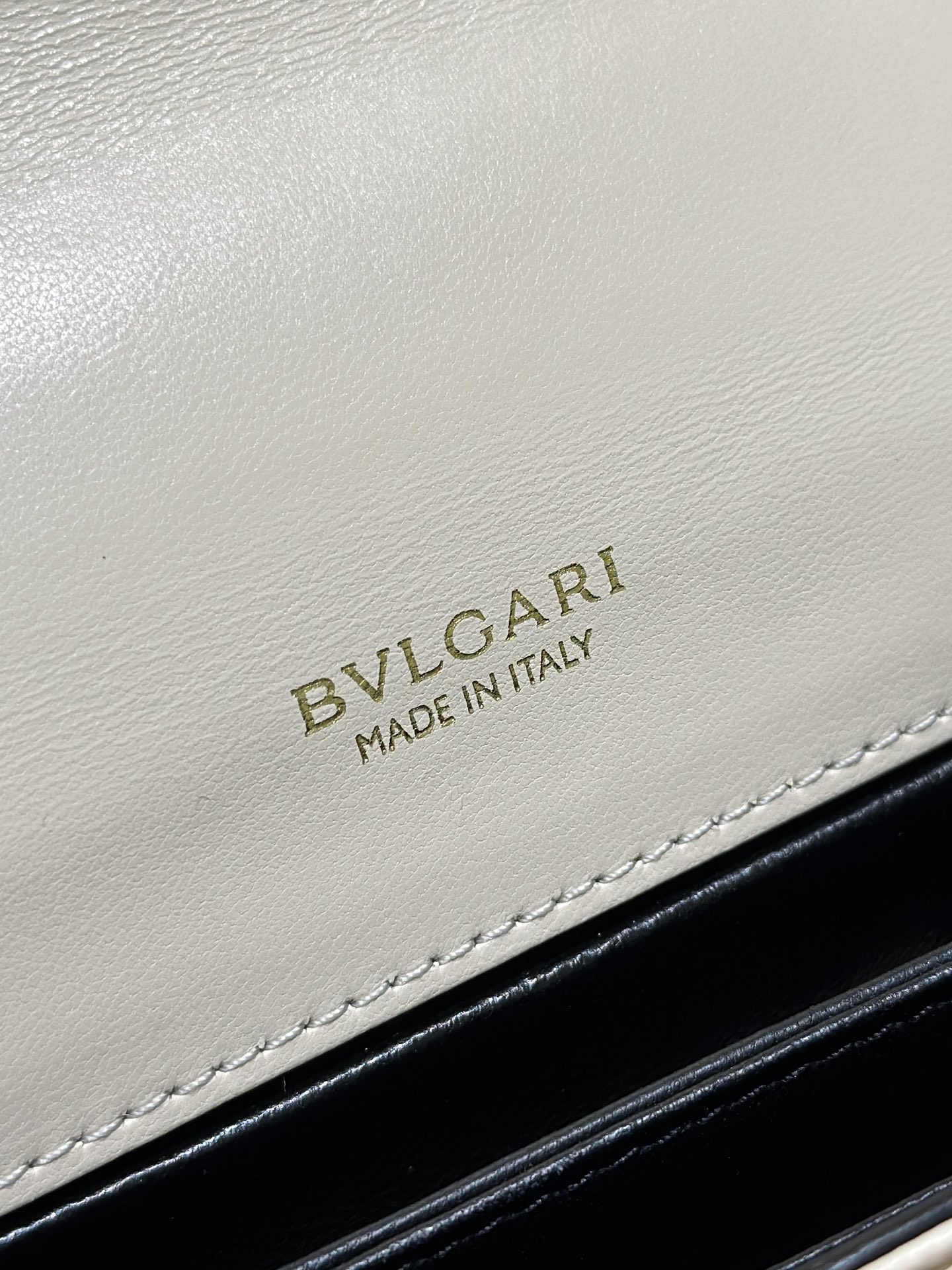 Handbags Bvlgari 290762 size:18*15*9.5 cm - vstockx
