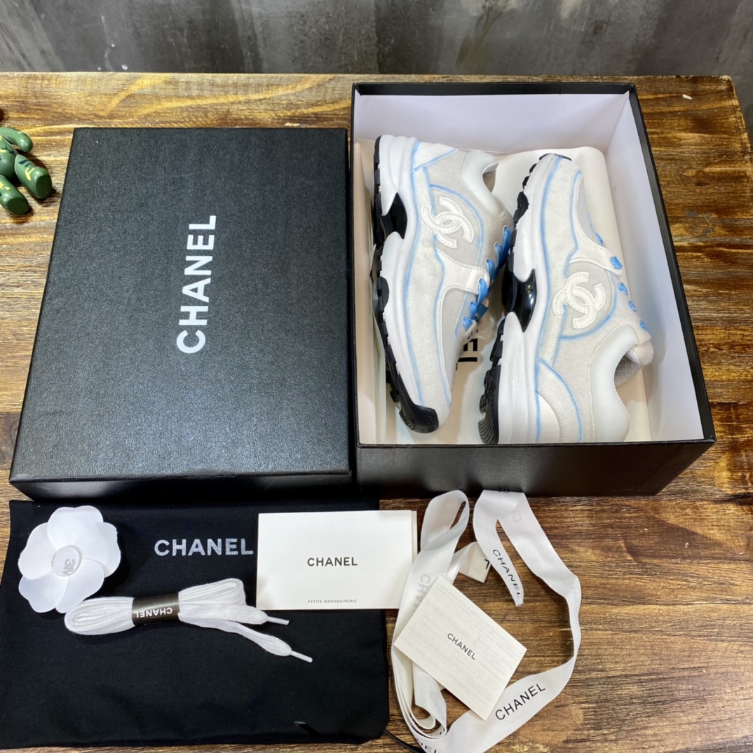 Chanel Fabric & Suede Calfskin Low Top Sneaker 39 - vstockx