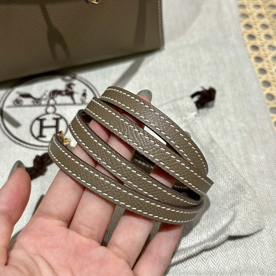 Handbags Hermes mini Kelly size:19cm - vstockx