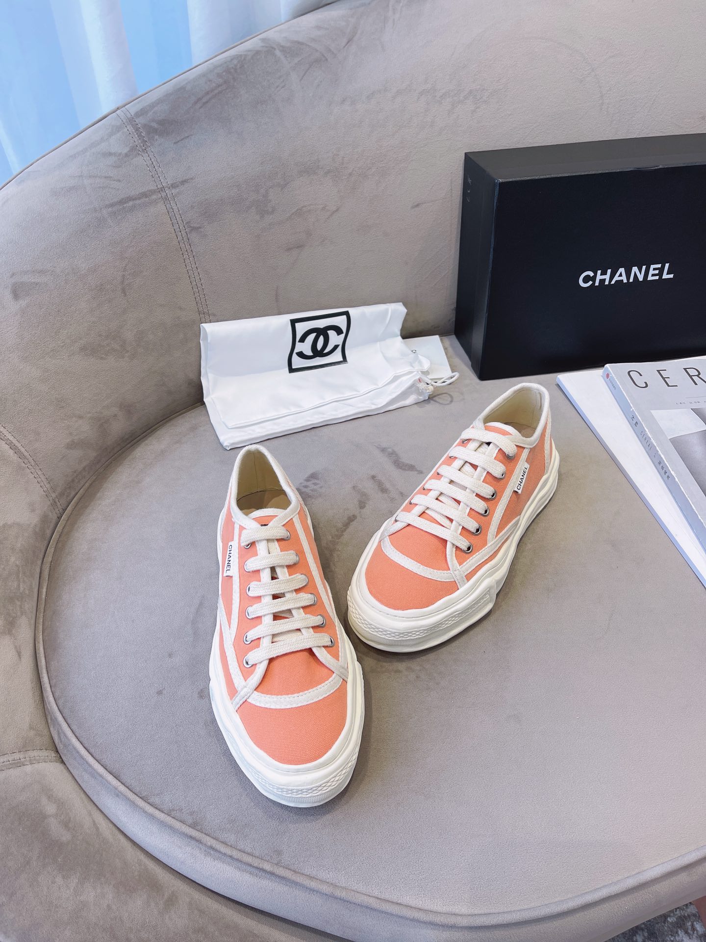 Chanel Flat canvas Sneaker 14 - vstockx