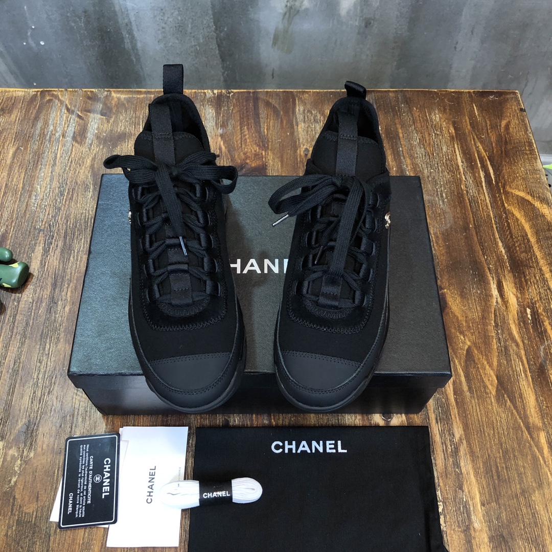 Chanel Fabric & Suede Calfskin Low Top Sneaker 14 - vstockx