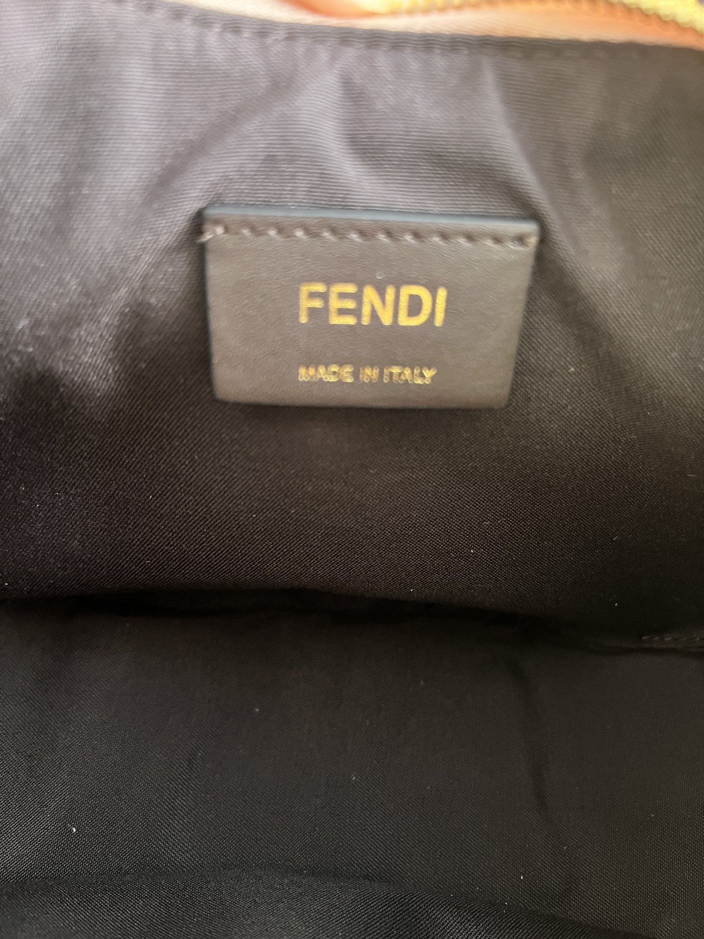 handbags FENDI 205 size:29*24.5*10cm - vstockx