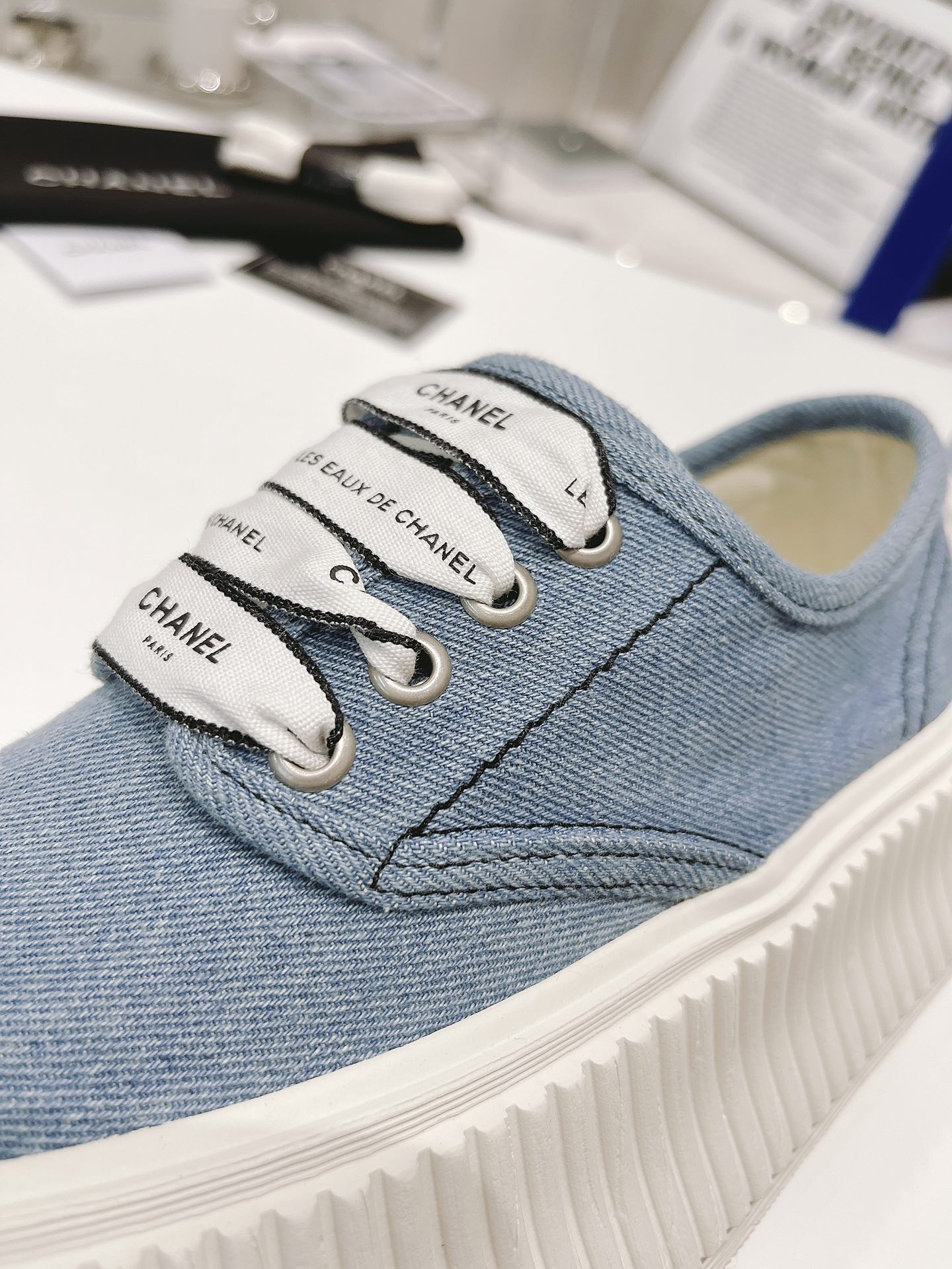 Chanel Platform Sneaker 8 - vstockx