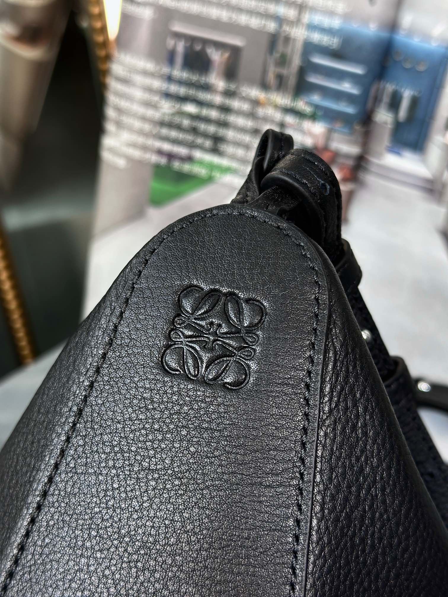 Handbags LOEWE   size:28-17-9.5 cm - vstockx