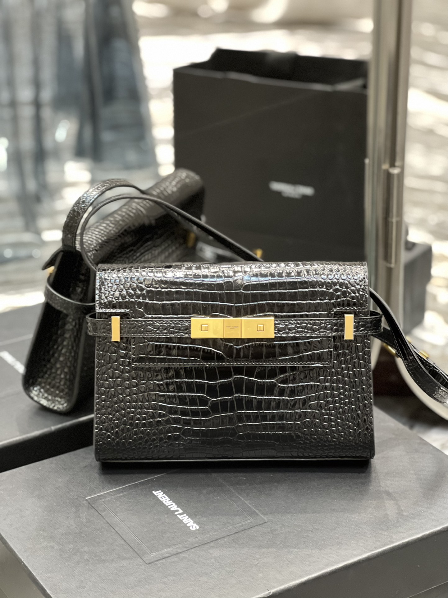 Handbags SAINT LAURENT 675626 size 24x17.5x6 cm - vstockx