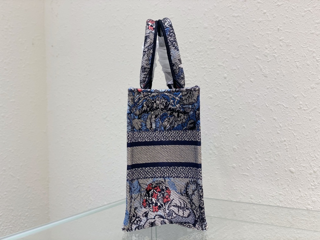 Handbag Dior 8002 size 26.5x 21x 14 cm - vstockx