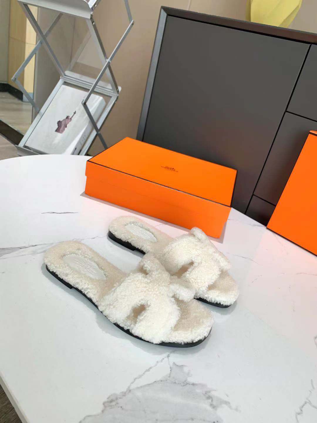 Hermes Sandals 46 - vstockx