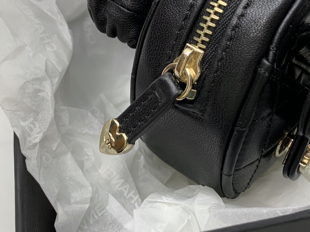 Handbag Chanel size 8*8.5*5.5* cm - vstockx