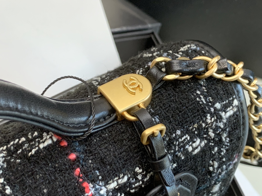 Handbag Chanel size 25*21*7* cm - vstockx