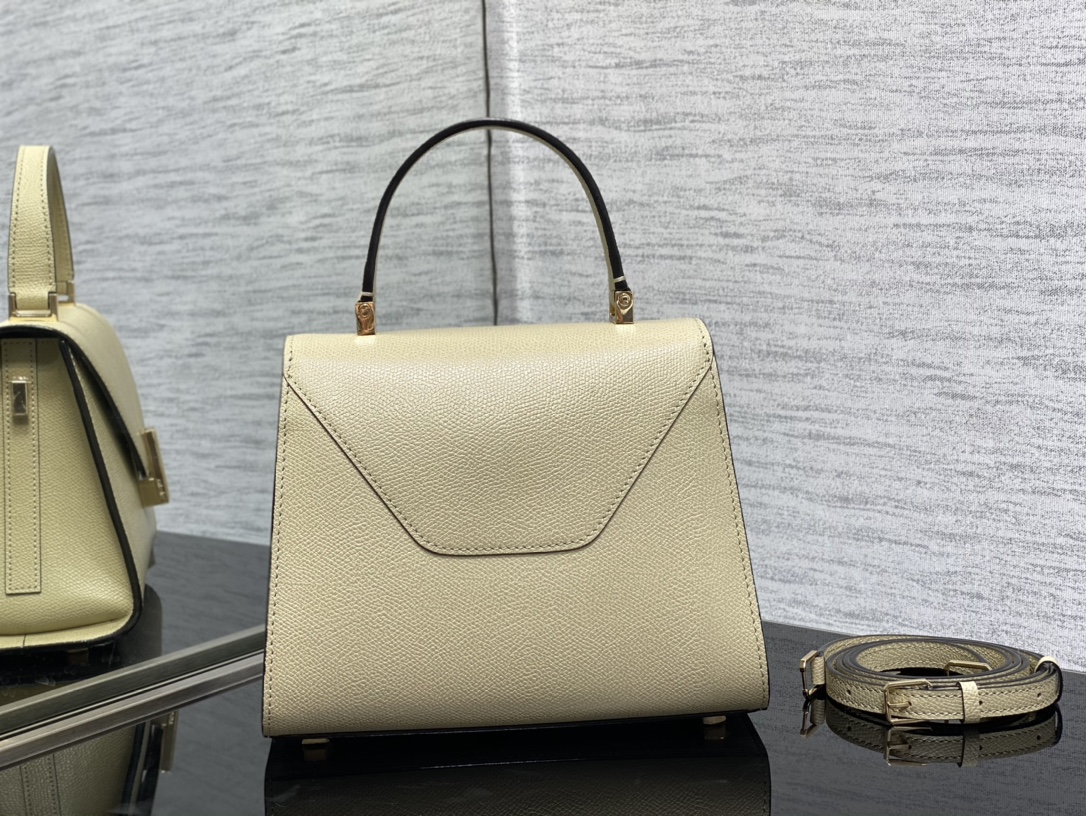 Handbag VALEXTRA size *'* - vstockx