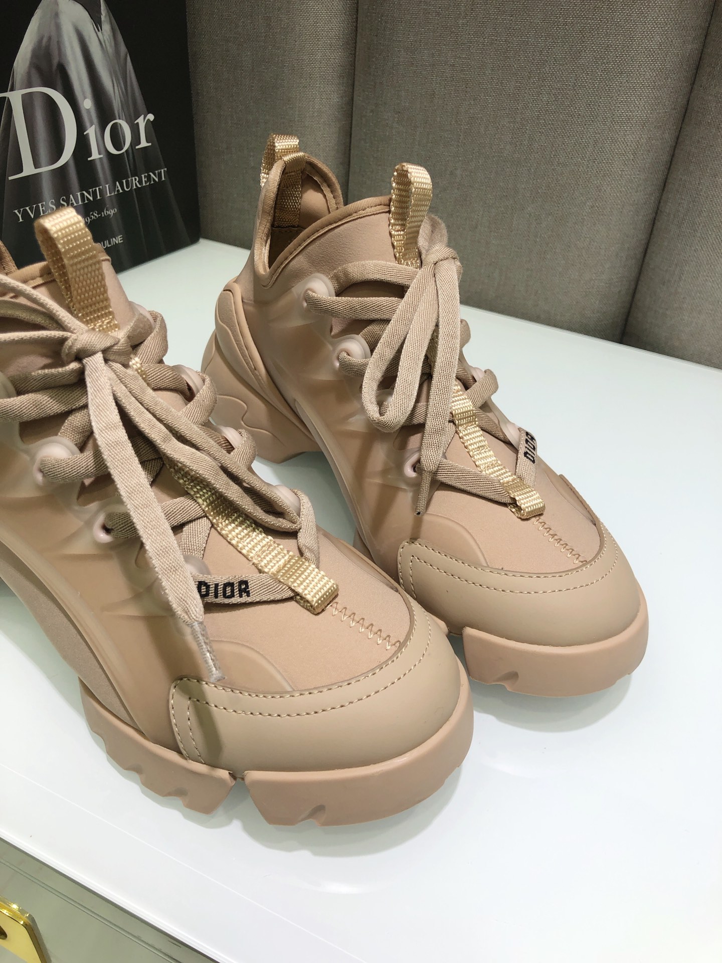 Dior D-Connect Nude (W) - vstockx