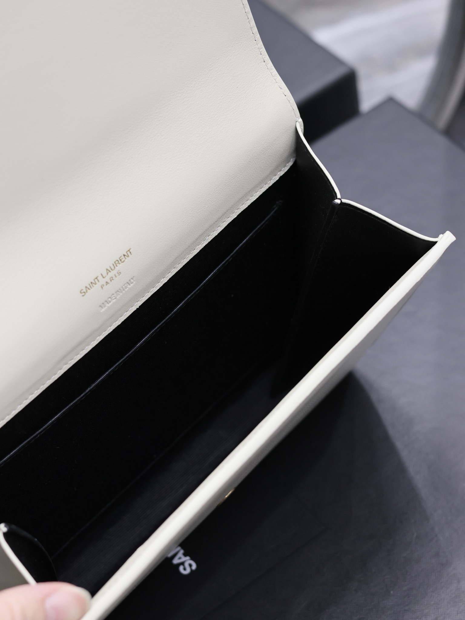 Handbags SAINT LAURENT 617662 size 21  6  3 cm - vstockx