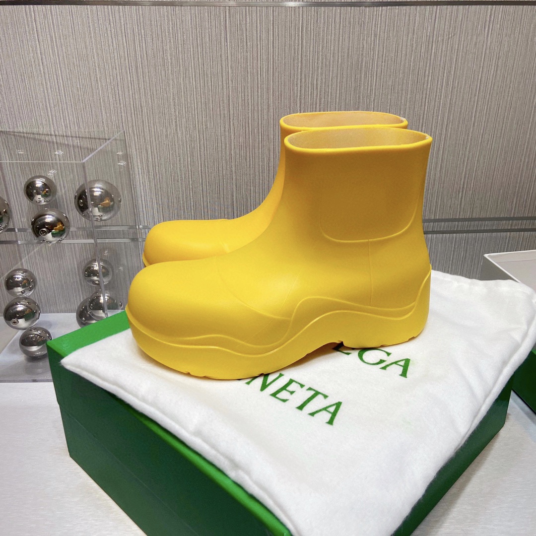 Bottega Veneta Boots 20 - vstockx