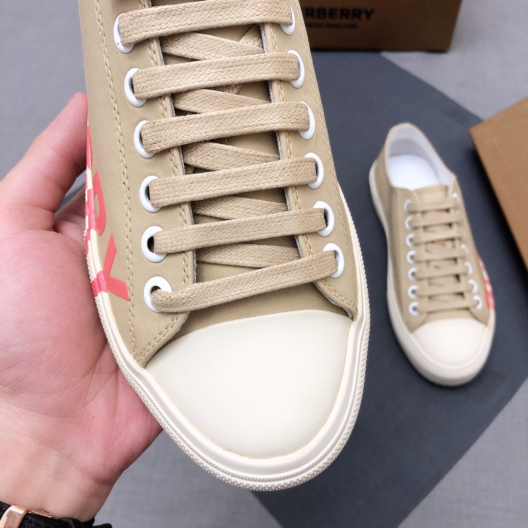 Burberry Perforated Check Sneaker 15 - vstockx
