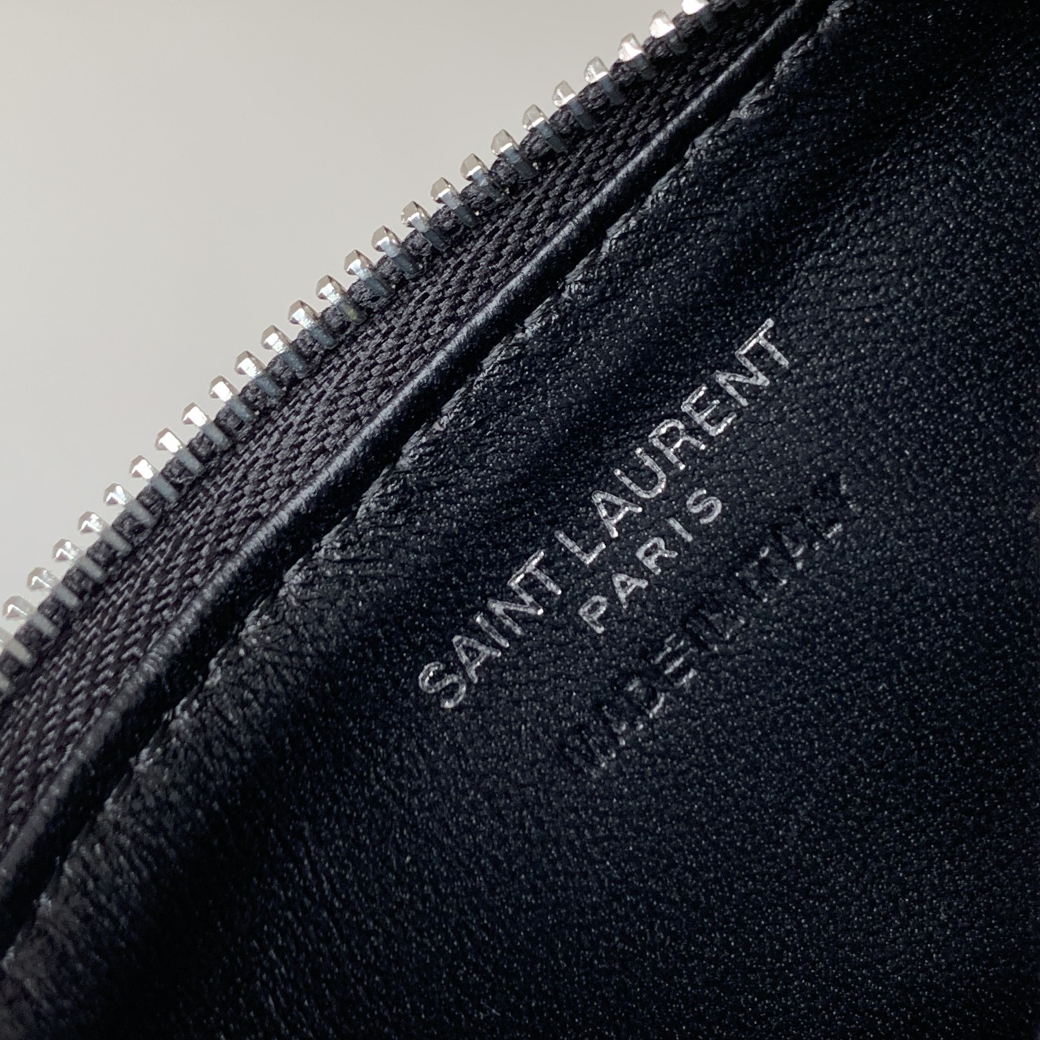 Handbags SAINT LAURENT 607915 size 13  8 cm - vstockx