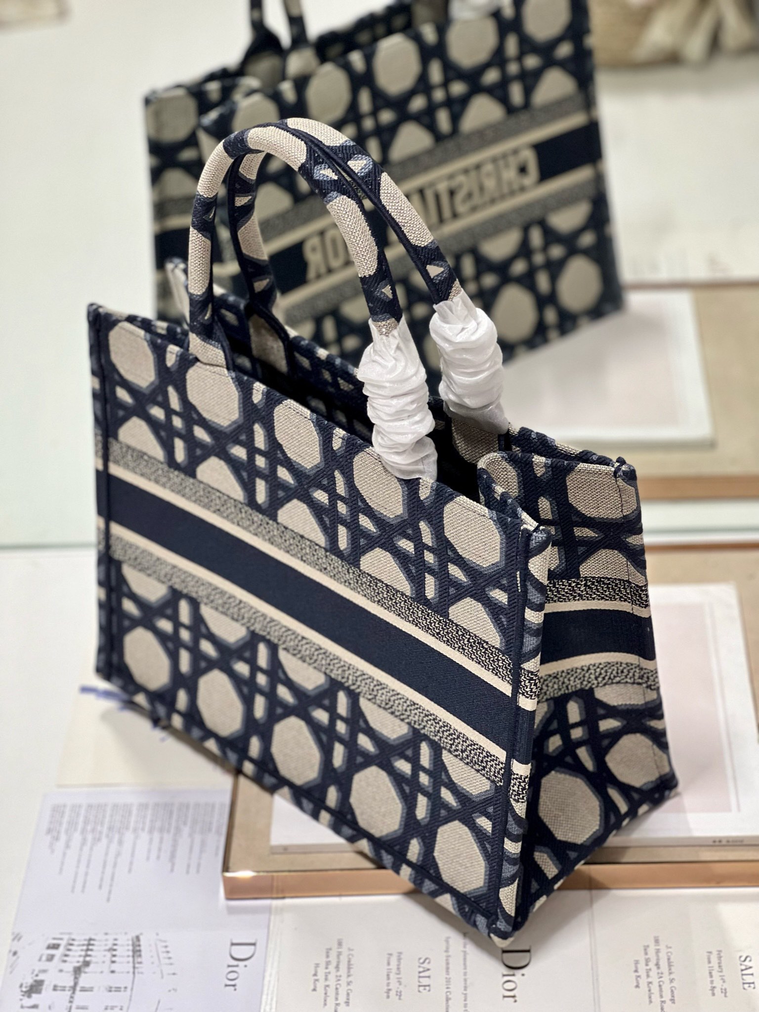 Handbags Dior book tote 1286 size:36*28 cm - vstockx