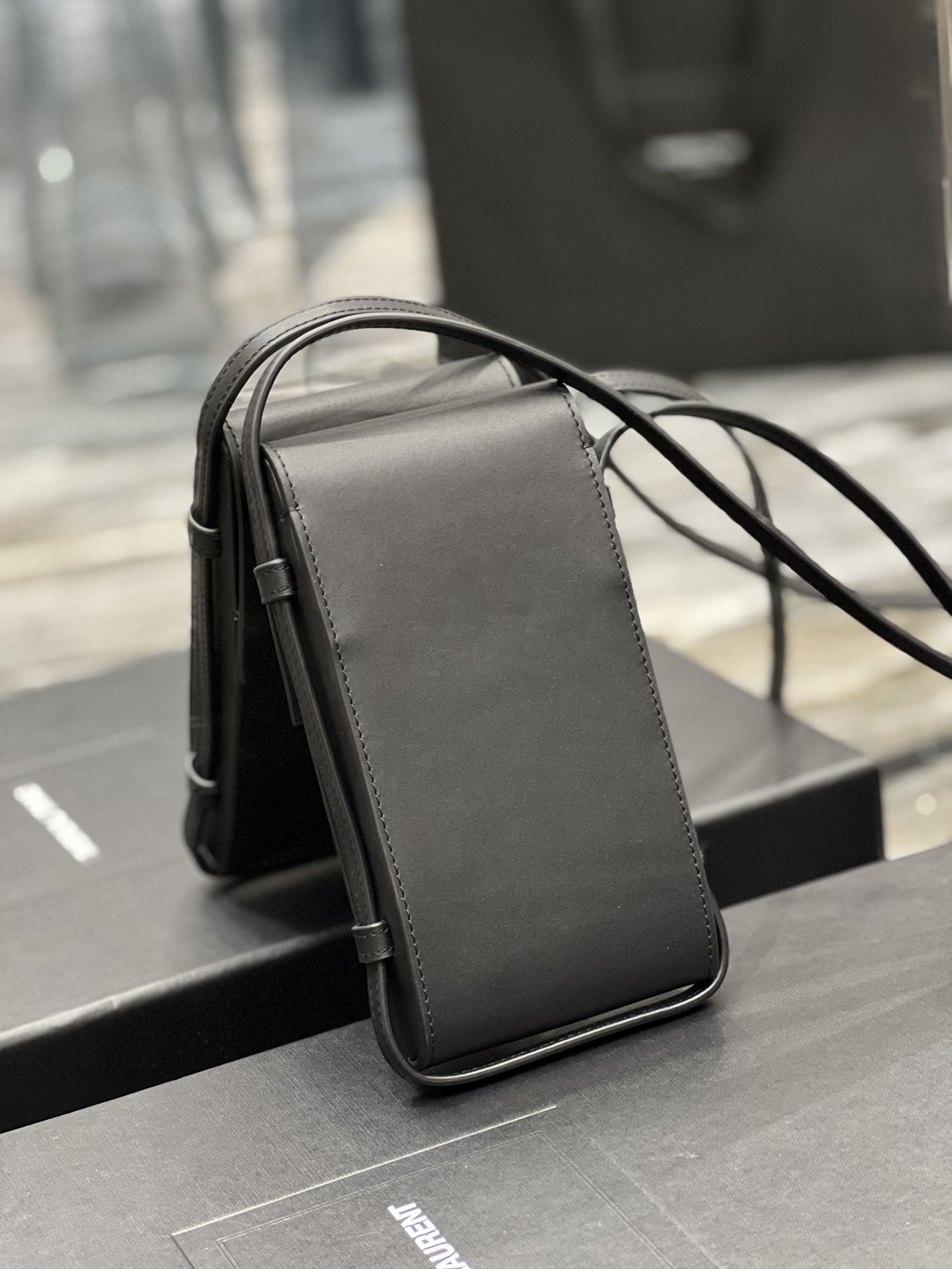 Handbags SAINT LAURENT 667718 size 9x3.5x18 cm - vstockx