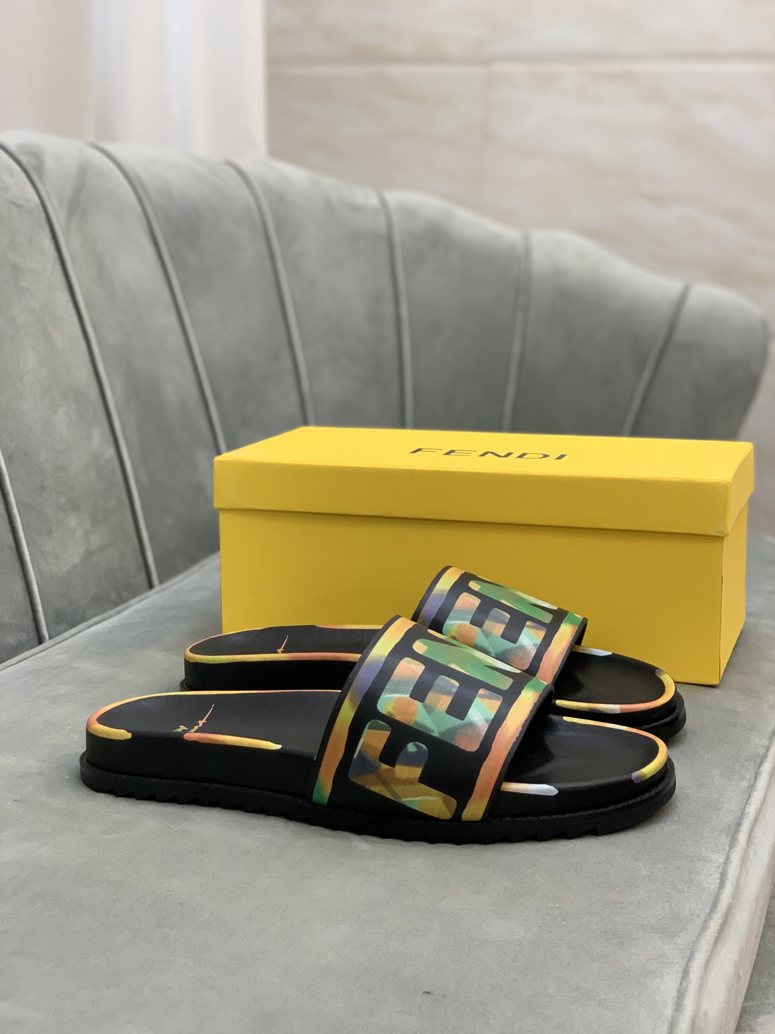 Fendi Slides 1 - vstockx