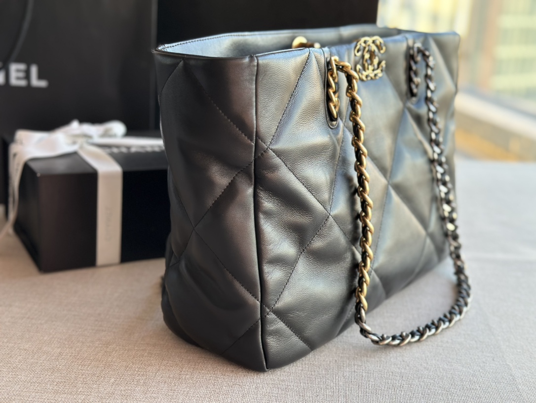 Handbag Chanel AS366 size 24 X41 X10 cm - vstockx
