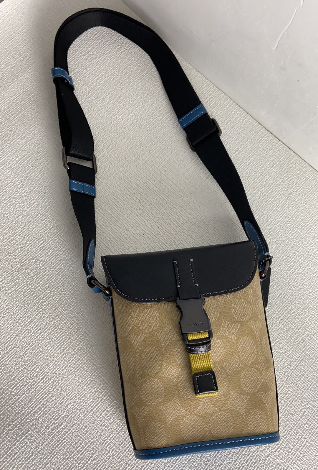 Handbags Coach CH071 size:13*19*6 - vstockx