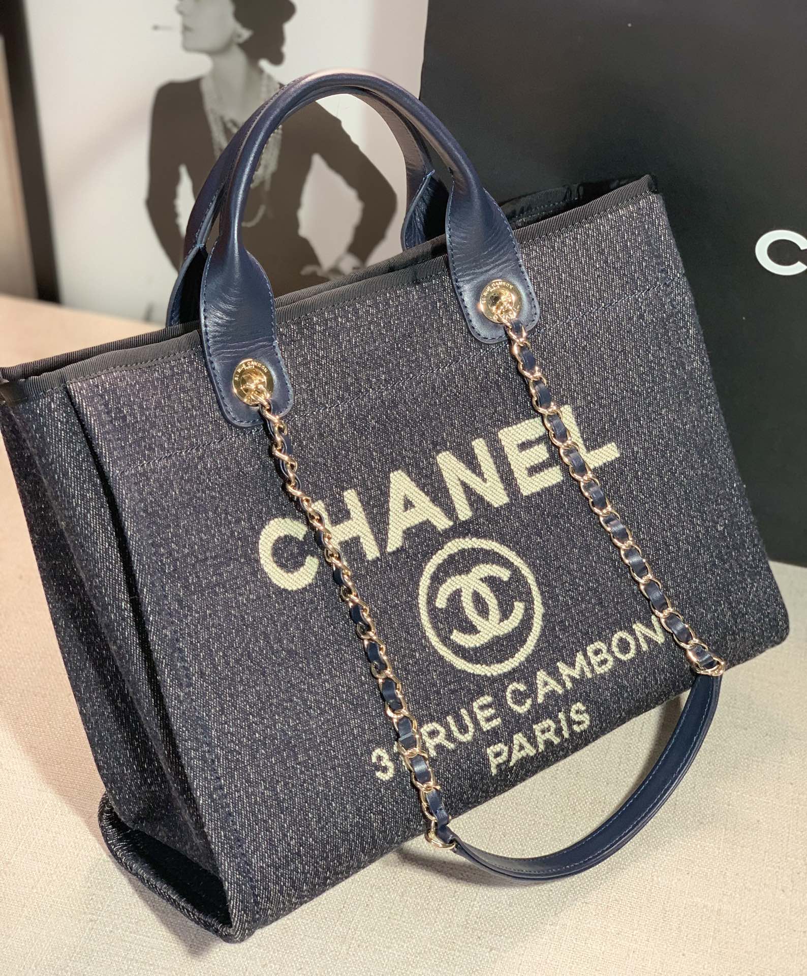Handbag Chanel size 38 cm - vstockx