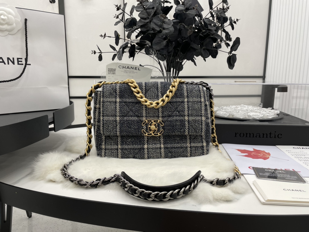 Handbag Chanel AS1160 size 26 cm - vstockx