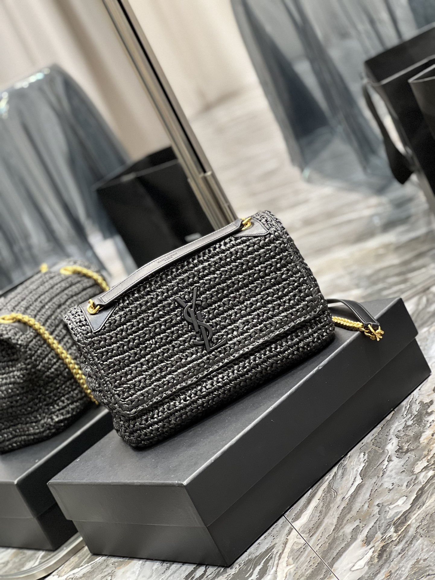 Handbags SAINT LAURENT 633158 size 28x20.5x8.5 cm - vstockx