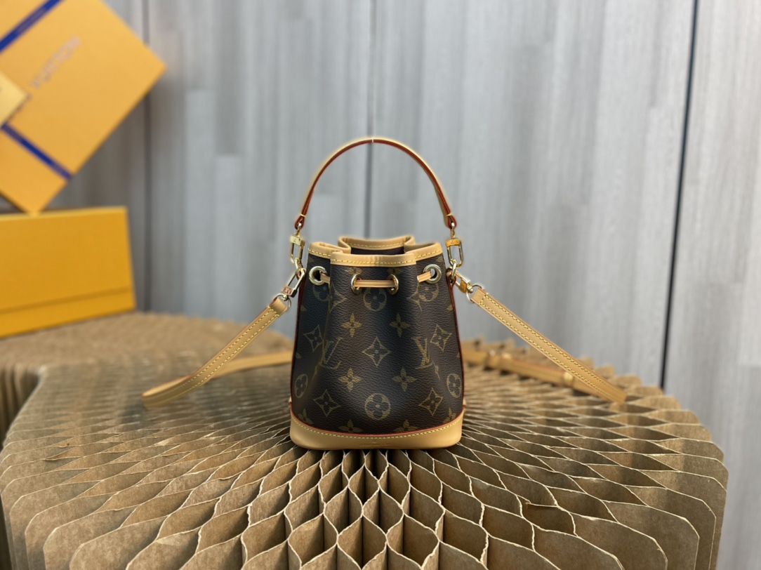 Handbag Louis Vuitton 81266 size 13 x 16 x 10 cm - vstockx