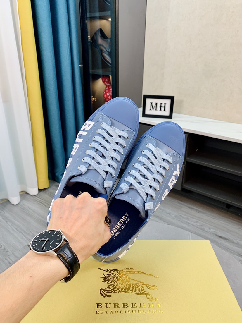 Burberry Perforated Check Sneaker 31 - vstockx