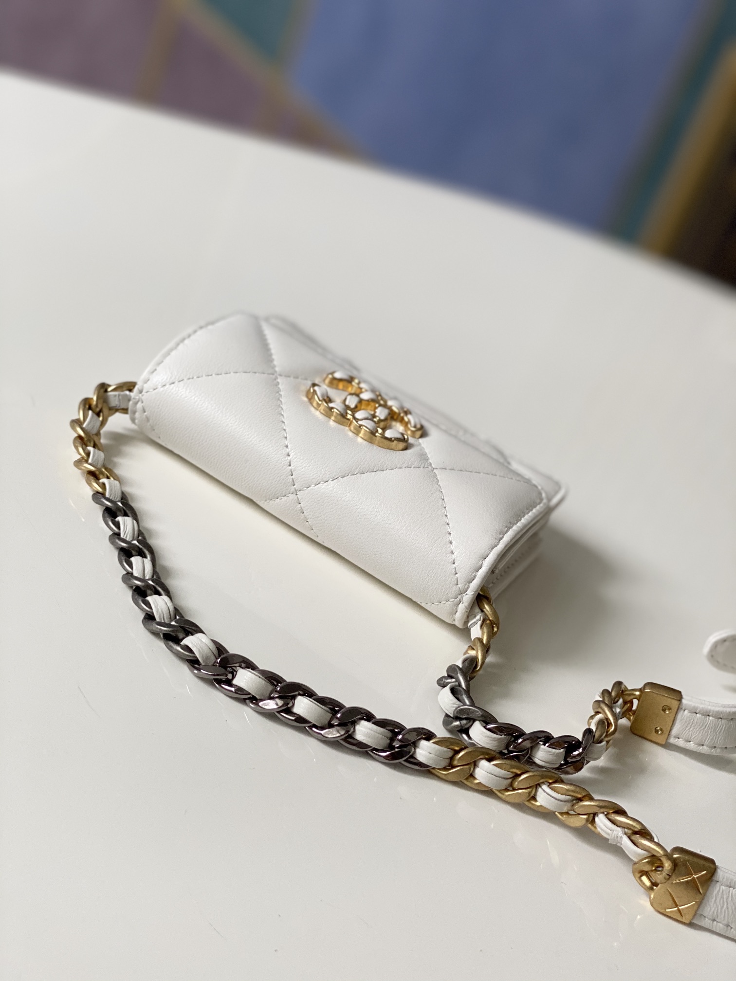 Handbag Chanel 81166 size 12 8.5 2.5 cm - vstockx