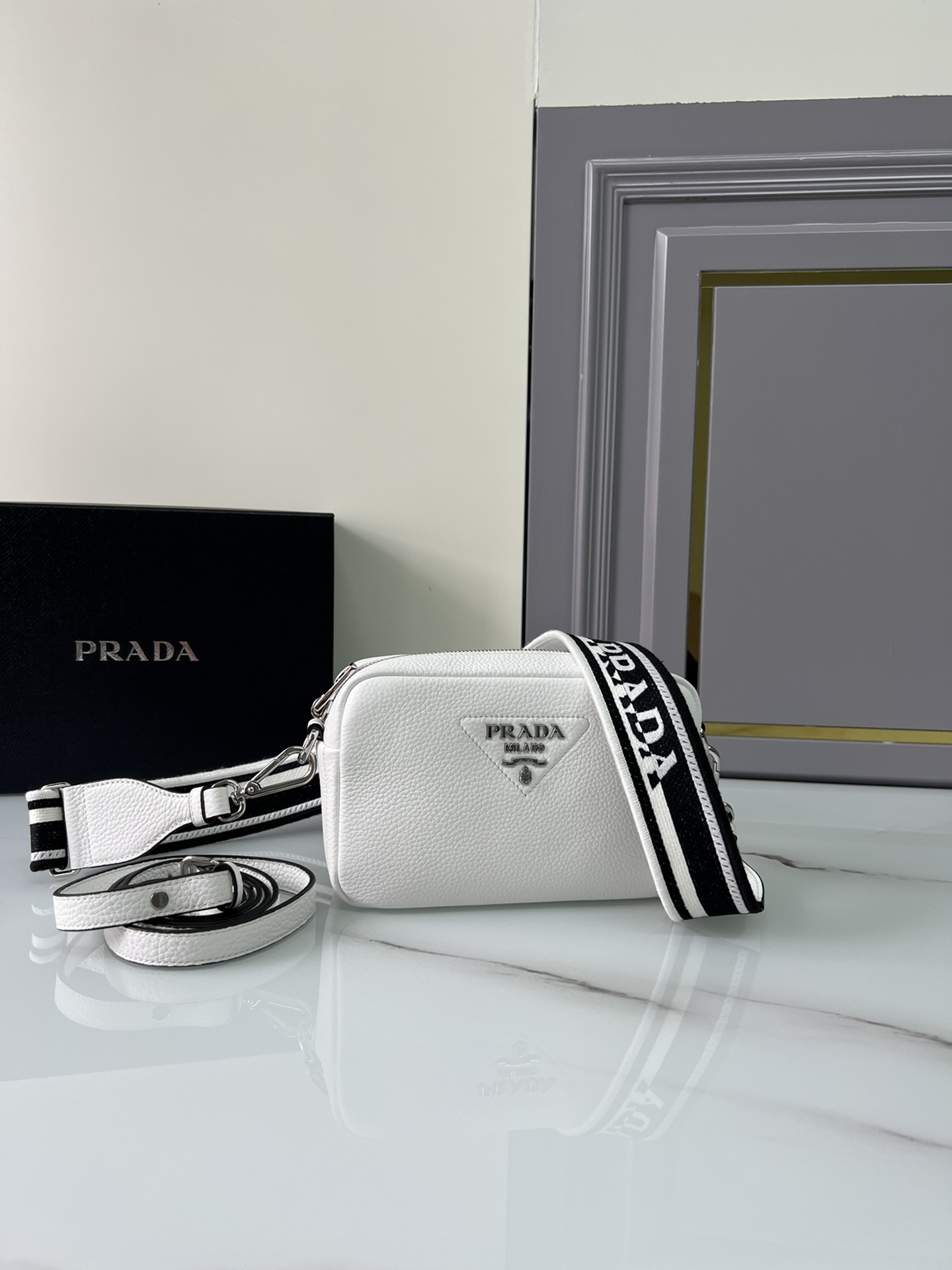 handbags prada 1BH192 19*12*6 - vstockx