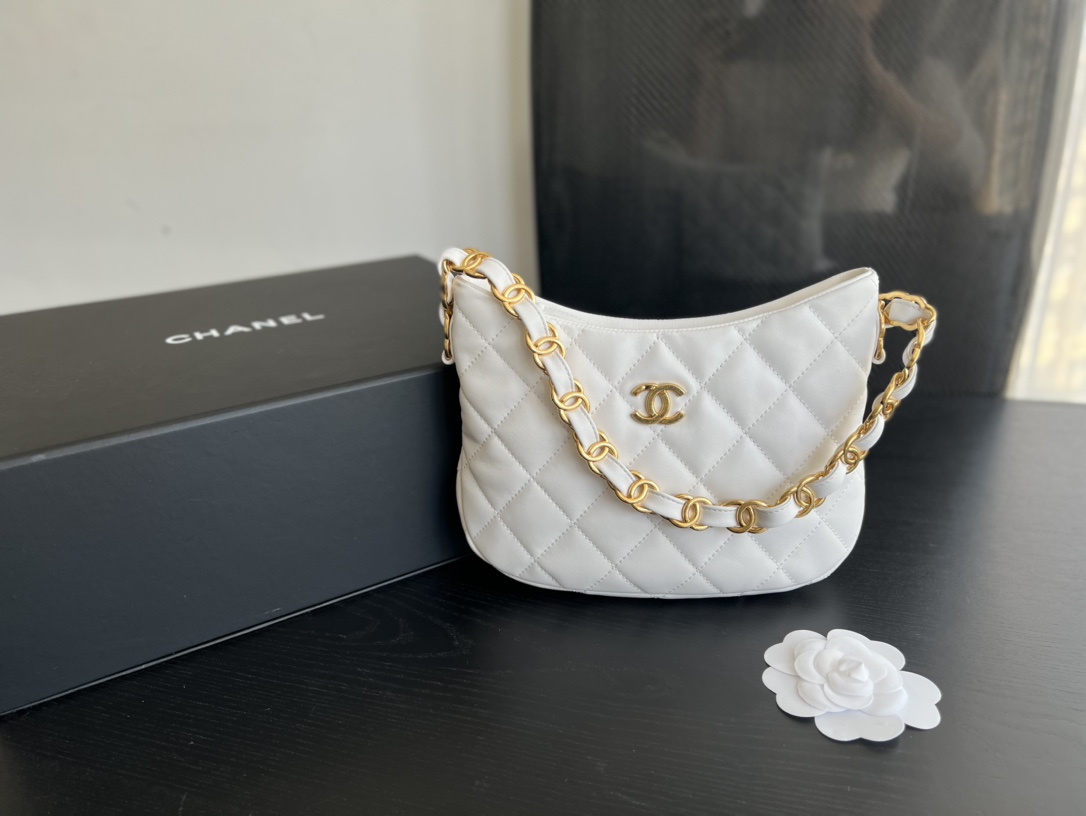 Handbag Chanel size 17.5cm24cm6 cm - vstockx