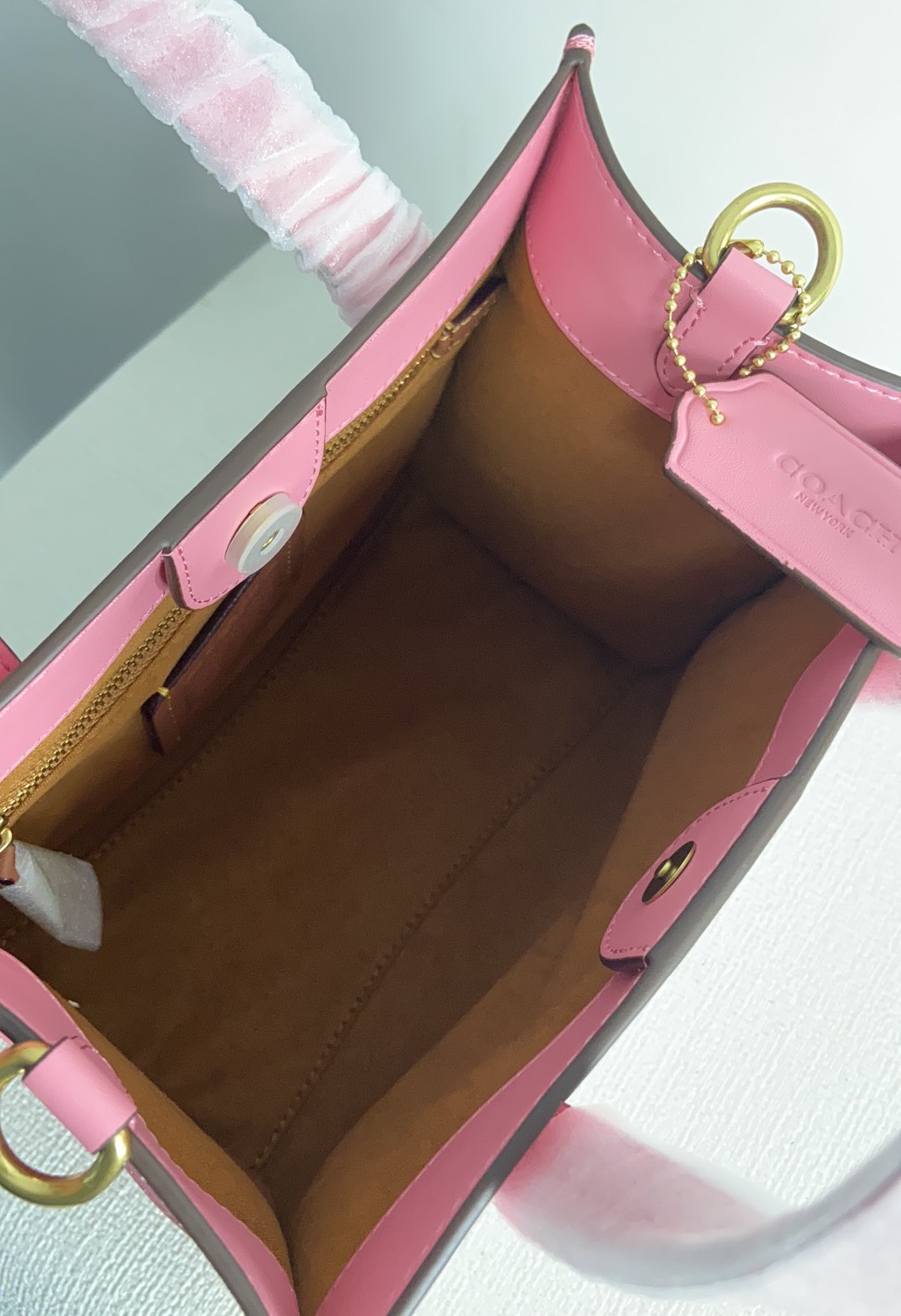 Handbags Coach CH740 size:22*20*12 - vstockx