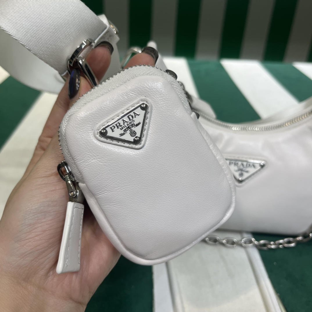 Handbags Prada 1BH240 size:22*12*6 cm - vstockx