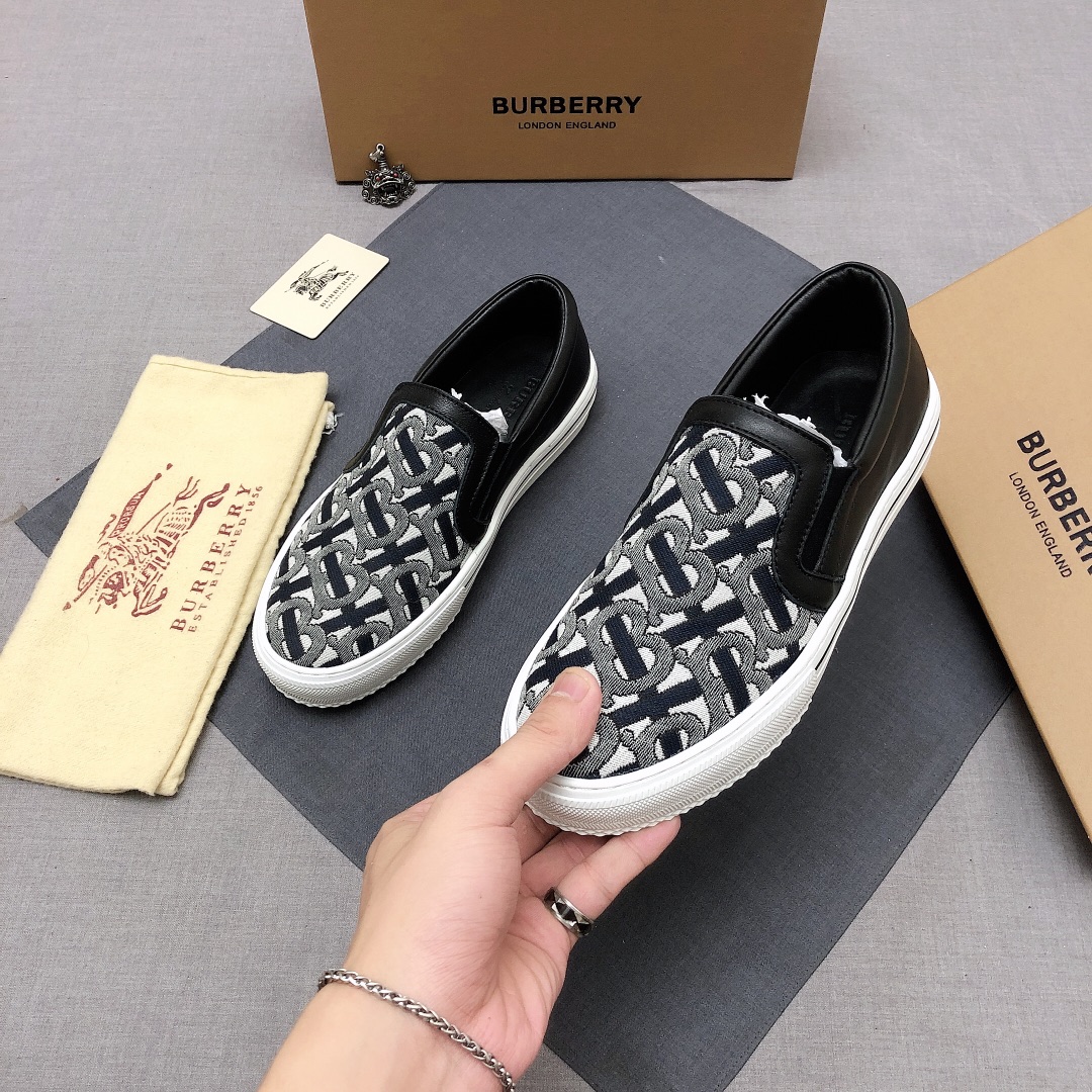 Burberry Perforated Check Sneaker 3 - vstockx
