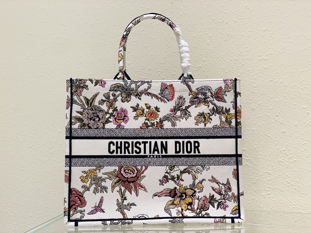 Handbags Dior Book Tote 8001 size:41 cm - vstockx