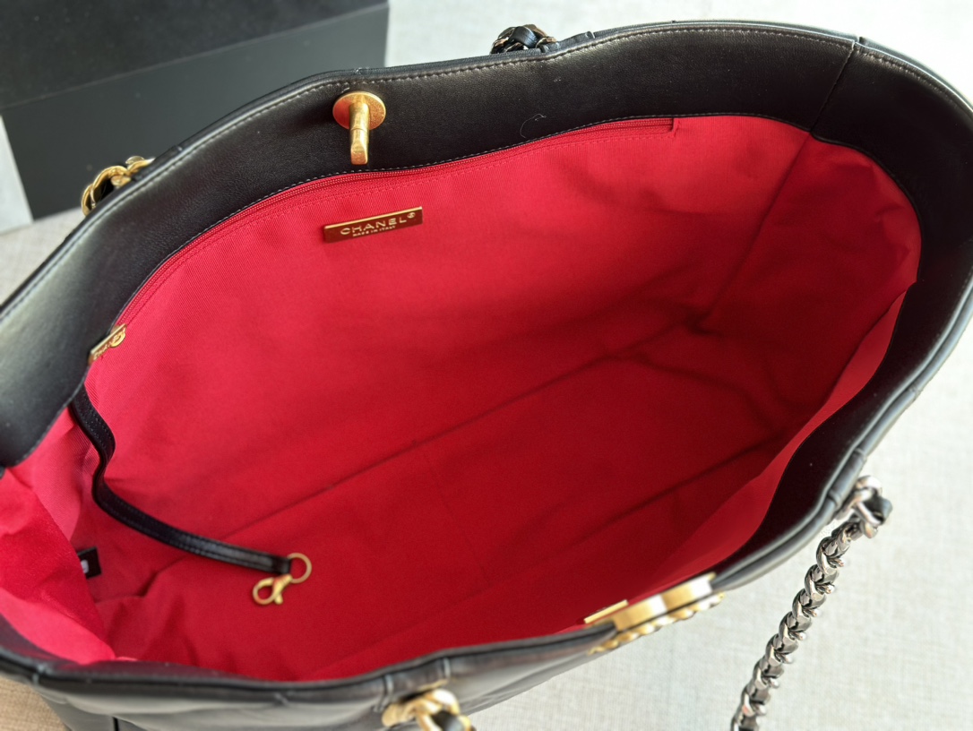 Handbag Chanel AS366 size 24 X41 X10 cm - vstockx