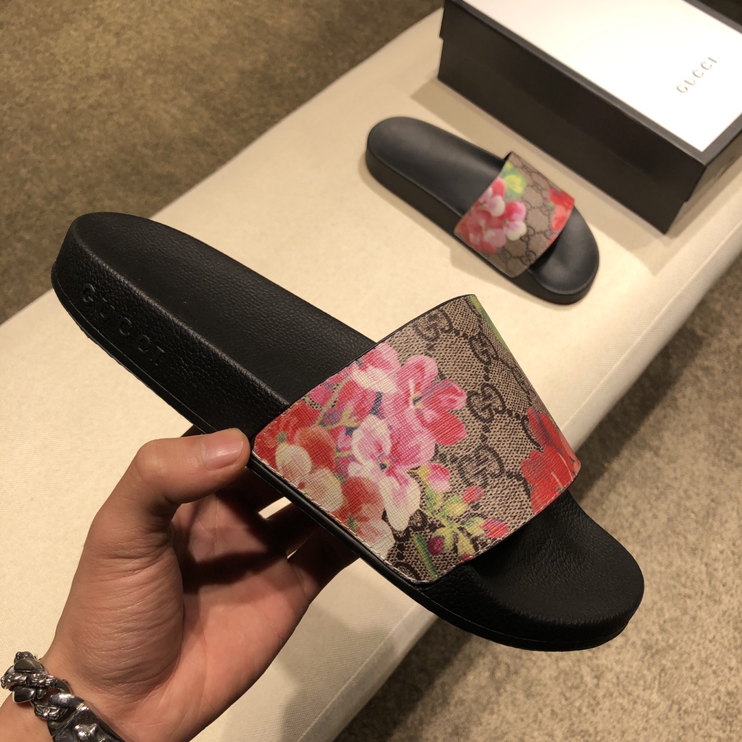 Gucci Slippers 35 - vstockx
