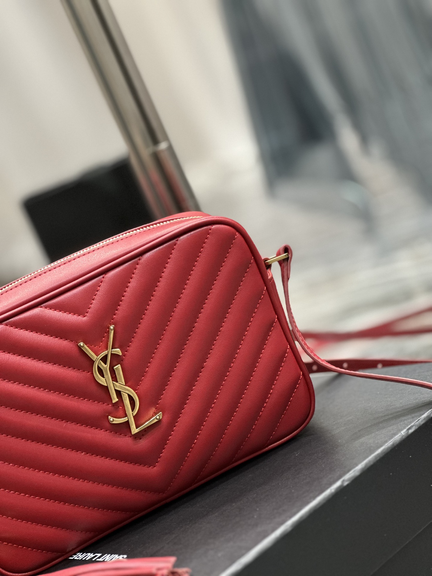 Handbags SAINT LAURENT 520534 size 23x16x6 cm - vstockx