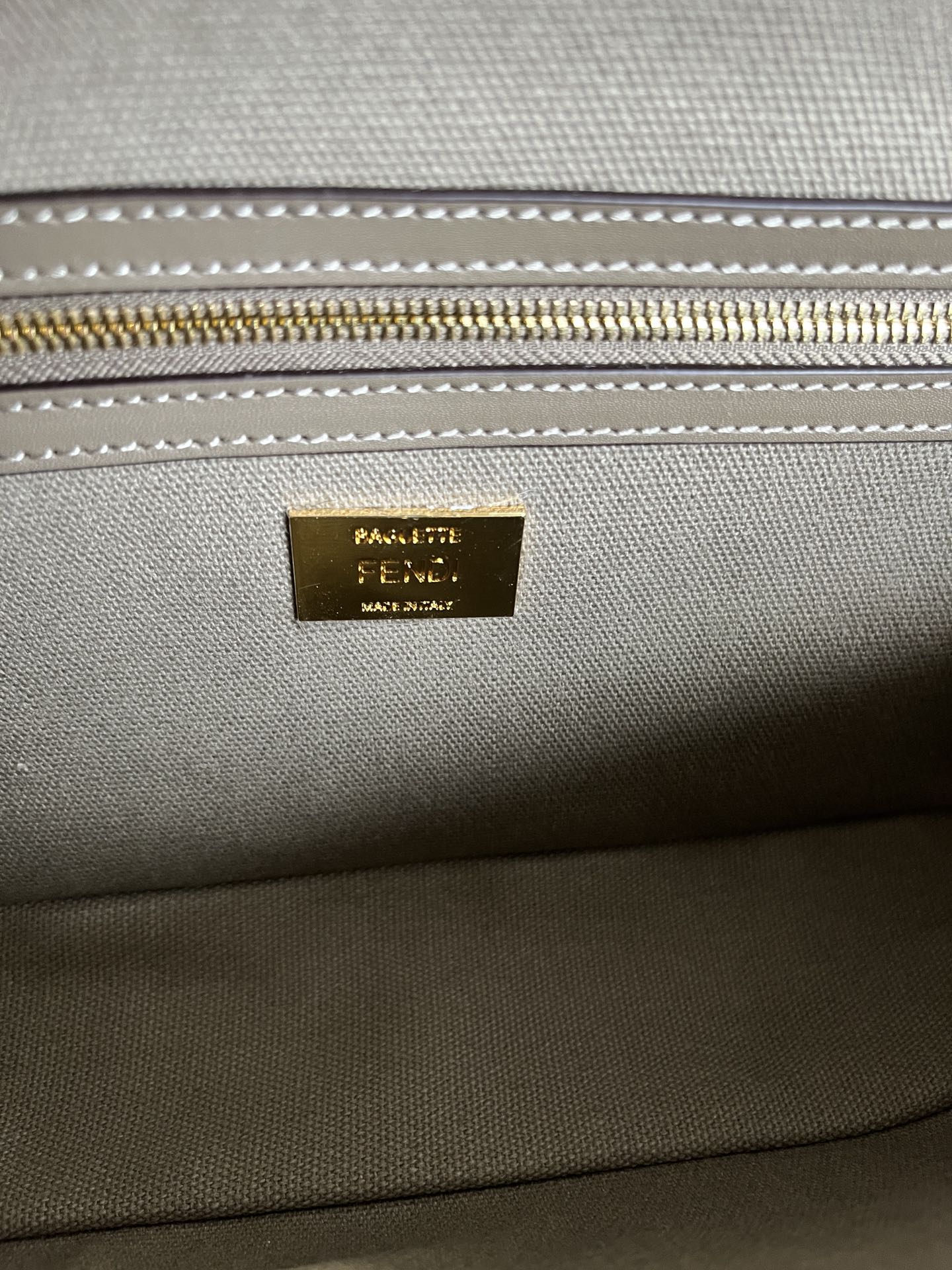 handbags FENDI 0159 size:26*5*15cm - vstockx