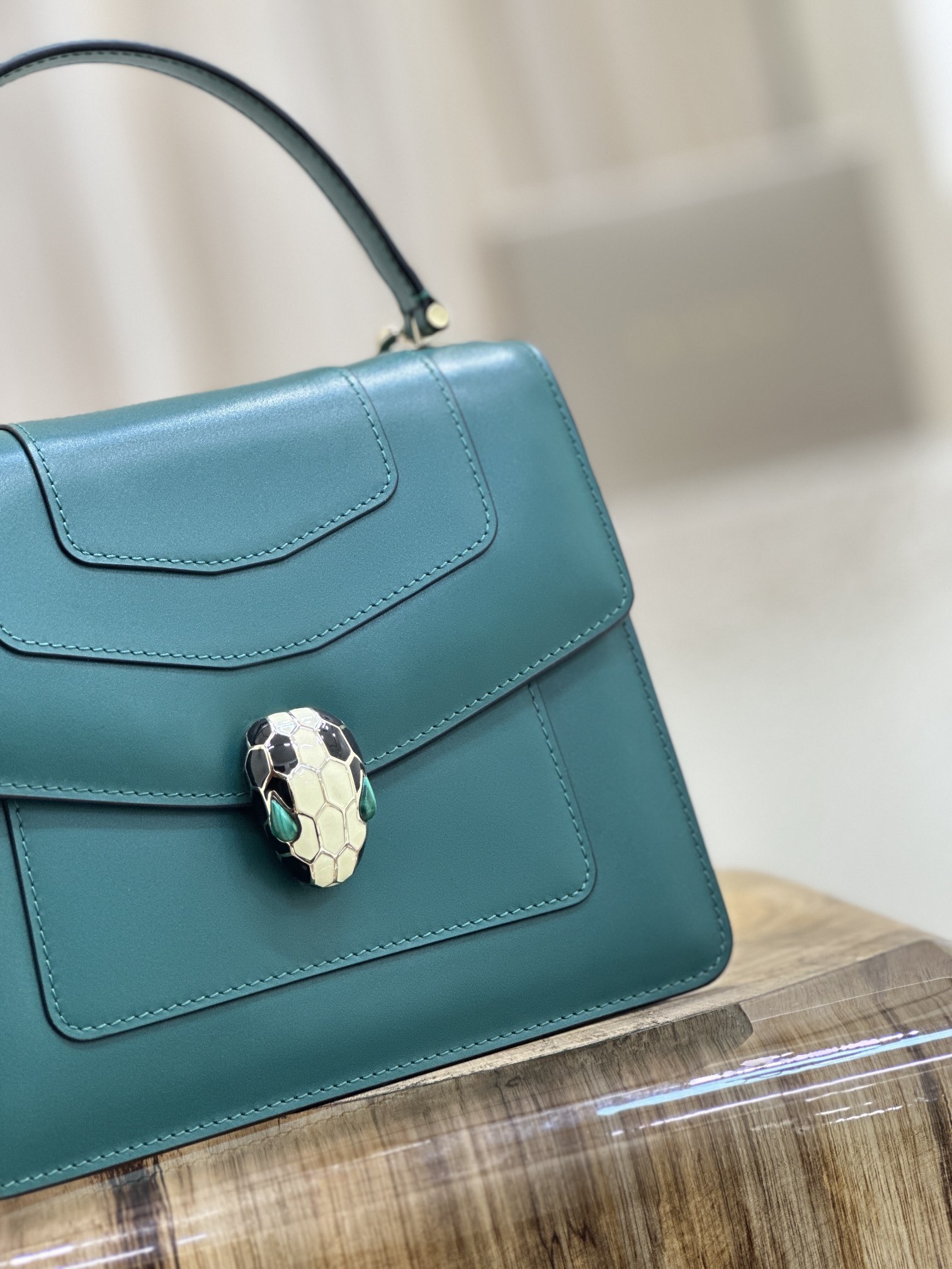 Handbags Bvlgari 38329 size:18*16*9 cm - vstockx