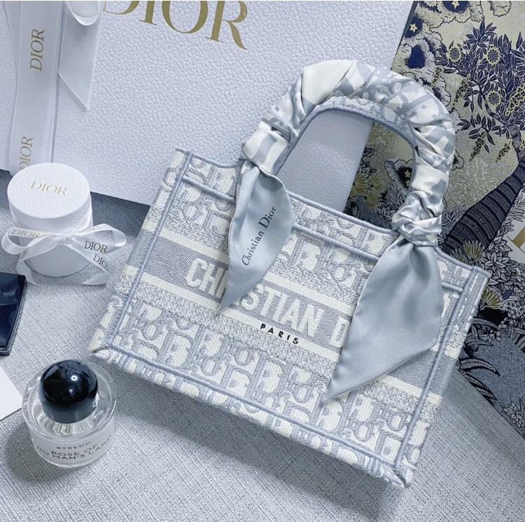 Handbags Dior Book mini Tote 8001 - vstockx