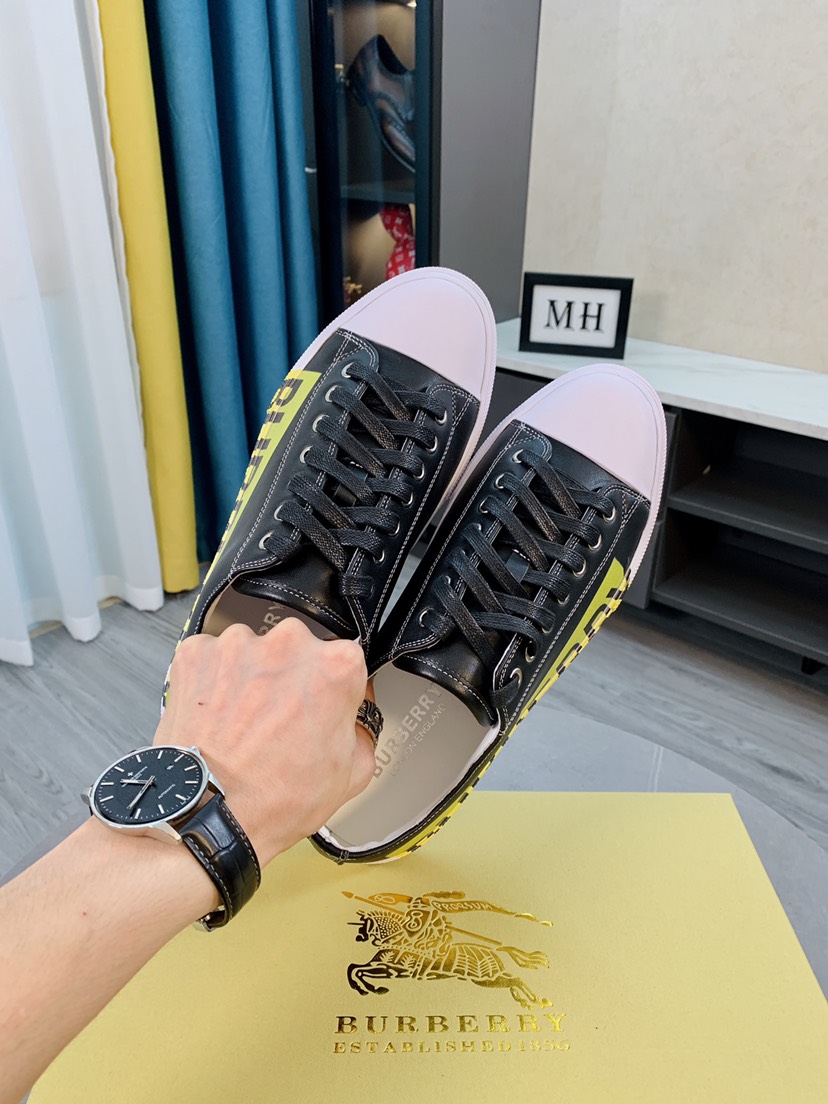 Burberry Perforated Check Sneaker 30 - vstockx