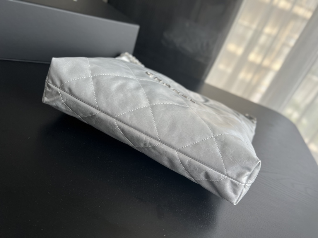 Handbag Chanel size 39cmx42cmx8 cm - vstockx