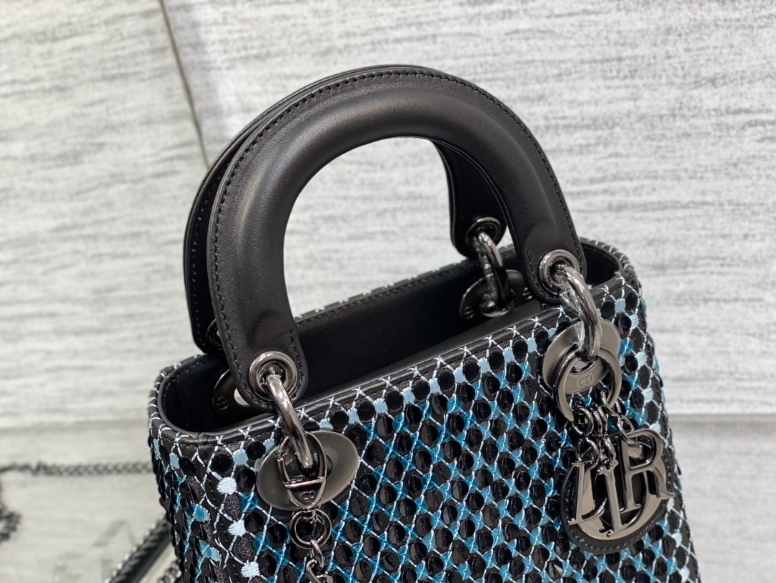 Handbag Dior size 17 cm - vstockx