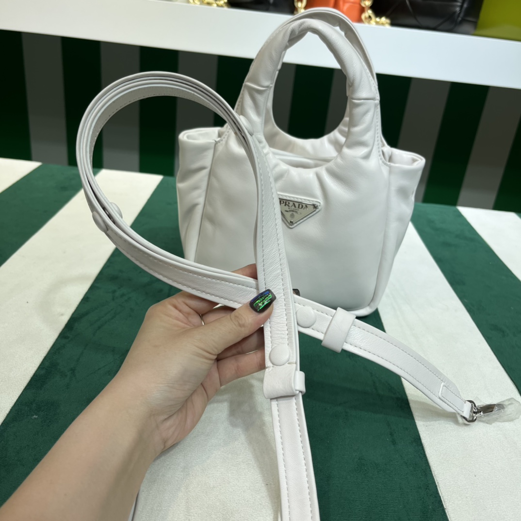 Handbags Prada 1BA359 size:15.5*10*18 cm - vstockx