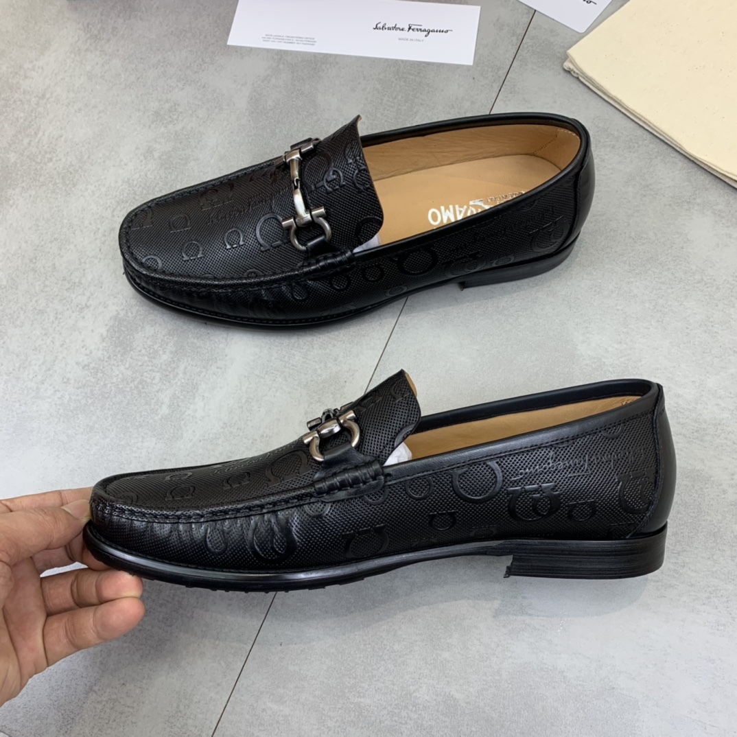 Salvatore Ferragamo Boots 14 - vstockx