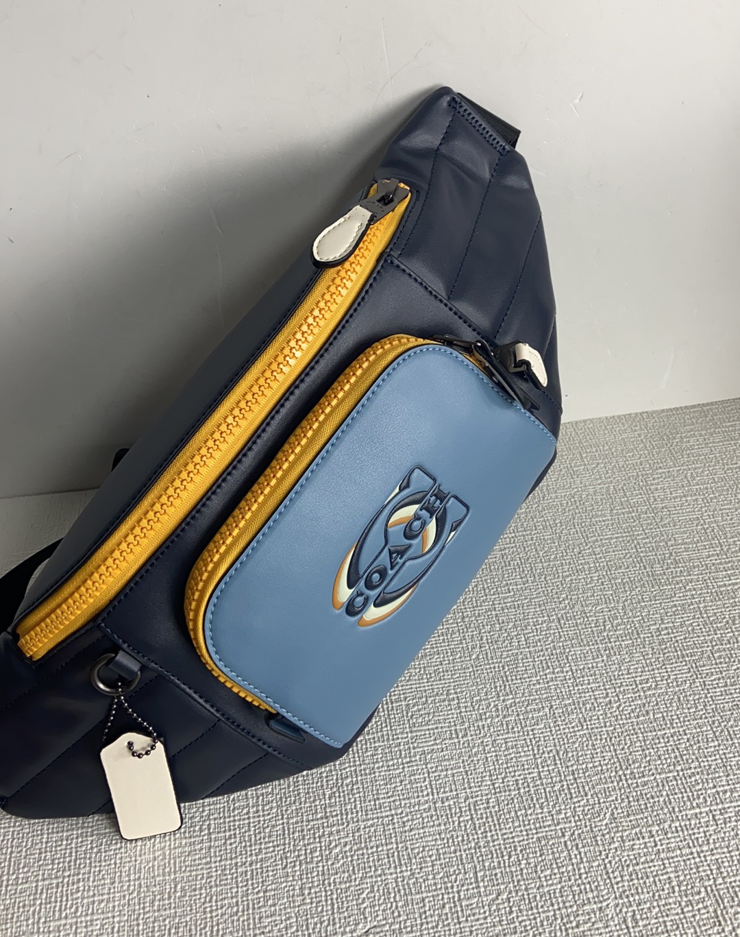 Handbags Coach cE552 size:30*12*4 - vstockx