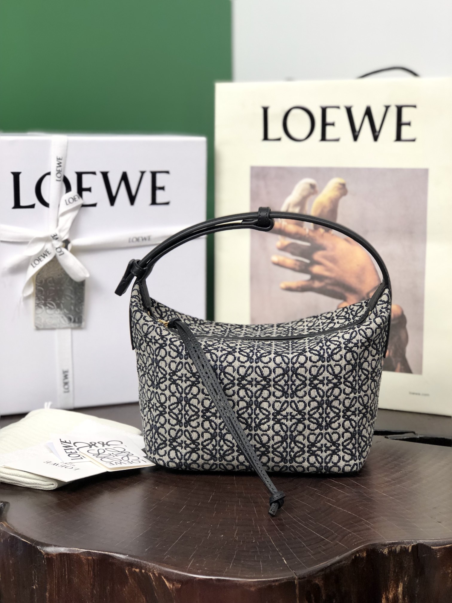 Handbags LOEWE  size:21-12-17 cm - vstockx