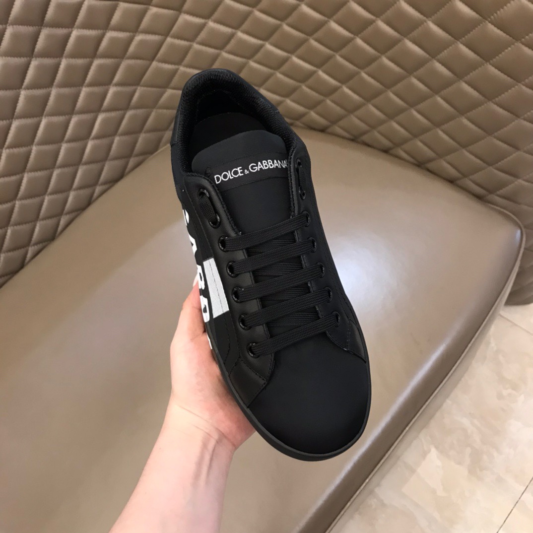 Dolce & Gabbana Low Tops Sneakers 117 - vstockx